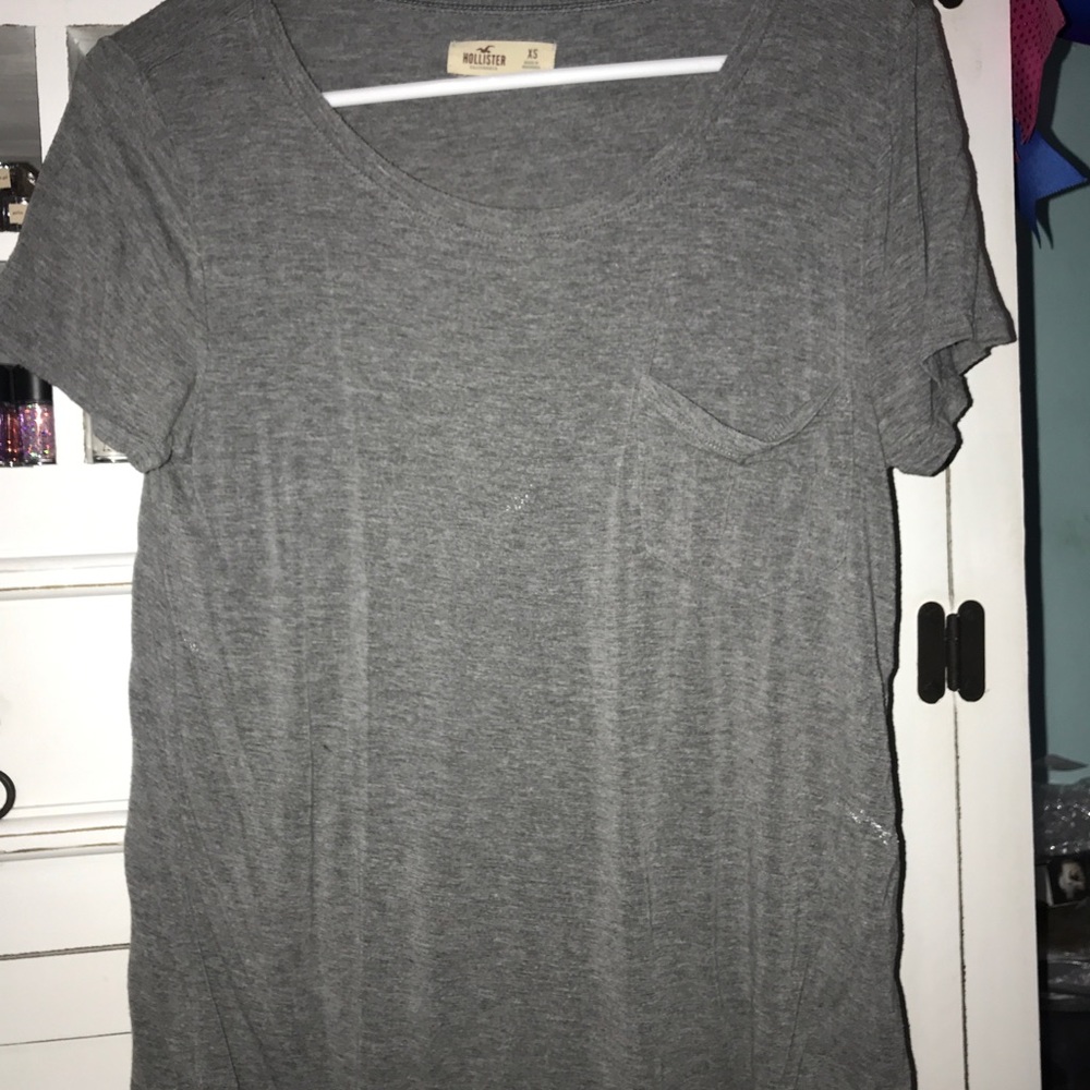 Hollister tee